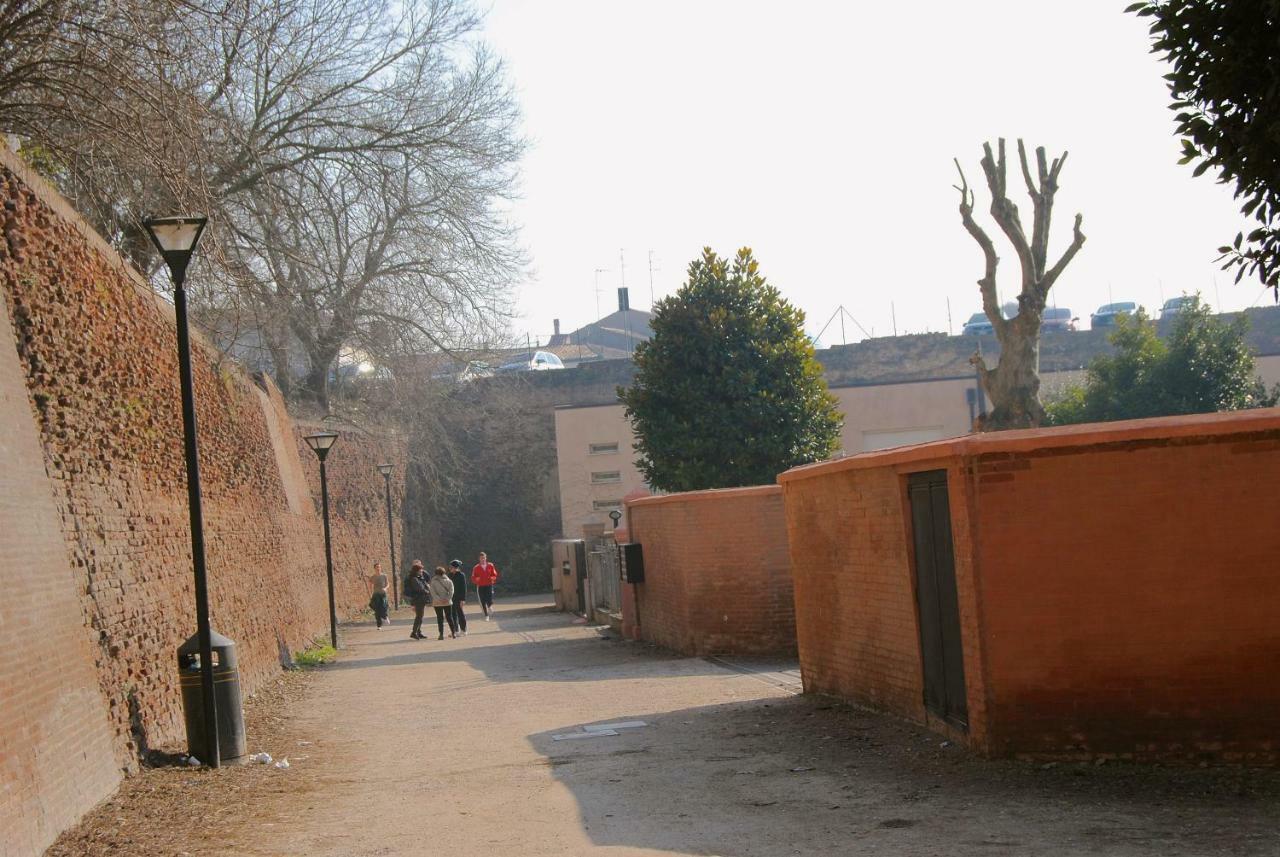 Charming Flat In Centro A Ferrara Con Posto Autoヴィラ エクステリア 写真