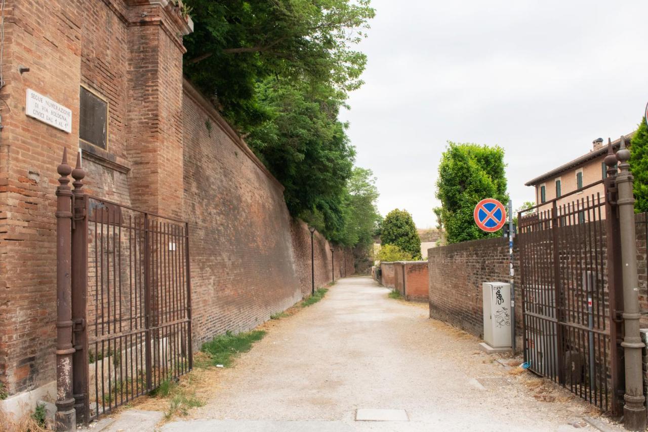 Charming Flat In Centro A Ferrara Con Posto Autoヴィラ エクステリア 写真