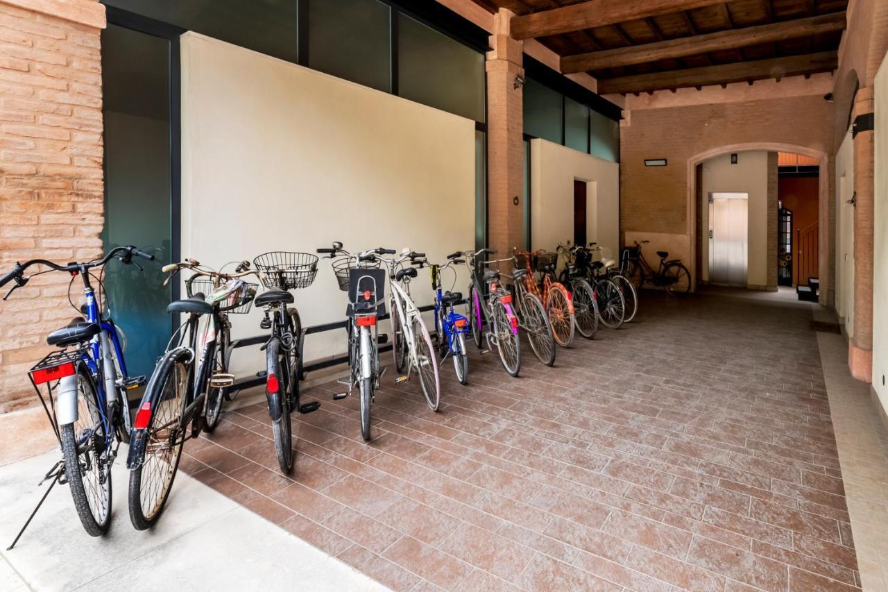 Charming Flat In Centro A Ferrara Con Posto Autoヴィラ エクステリア 写真