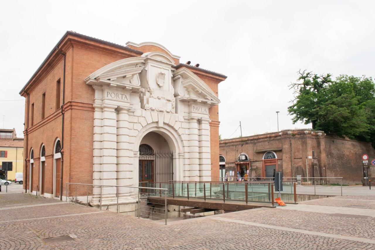 Charming Flat In Centro A Ferrara Con Posto Autoヴィラ エクステリア 写真