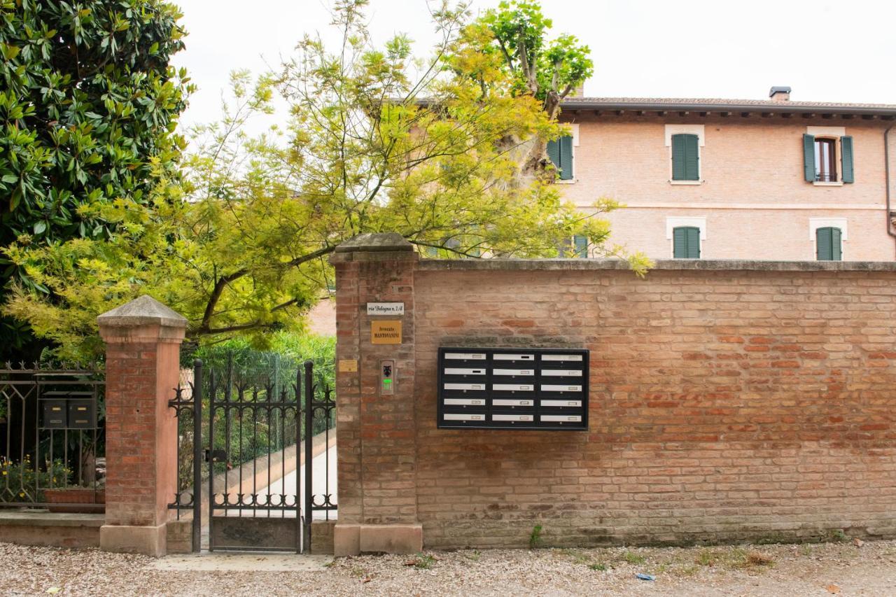 Charming Flat In Centro A Ferrara Con Posto Autoヴィラ エクステリア 写真